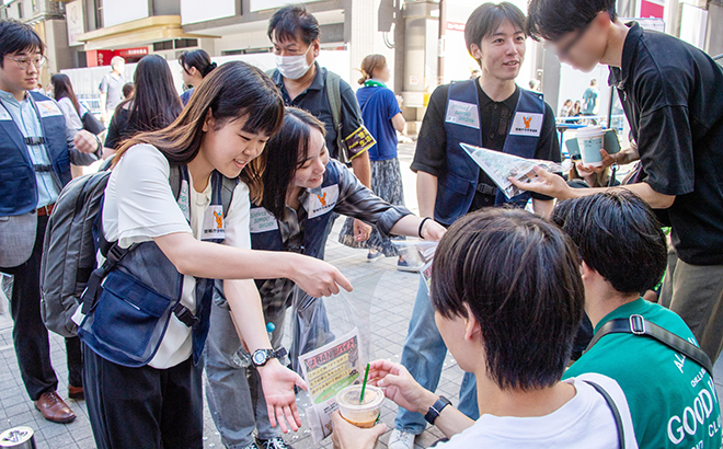 少年警察ボランティアによる啓発活動の様子